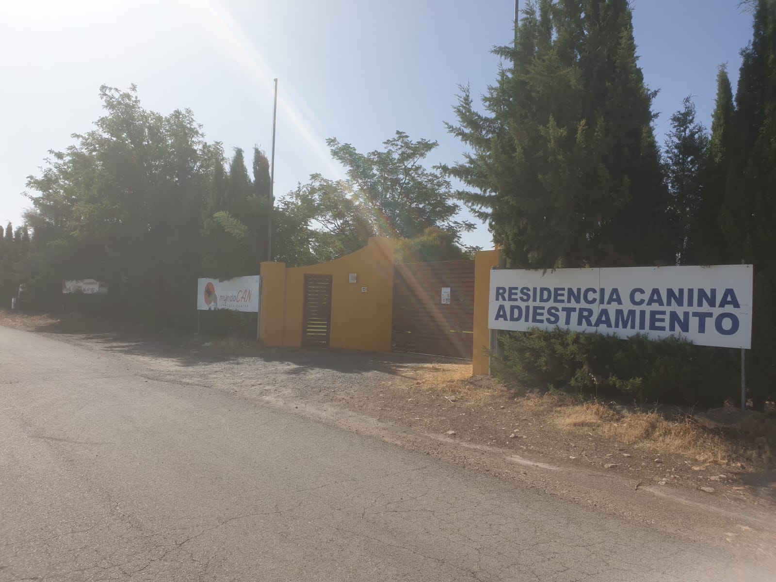 Entrada de la residencia